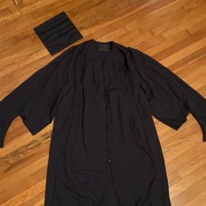 Master’s Graduation Cap & Gown Size 5’3”-5’5” Oak Hall GreenWeaver